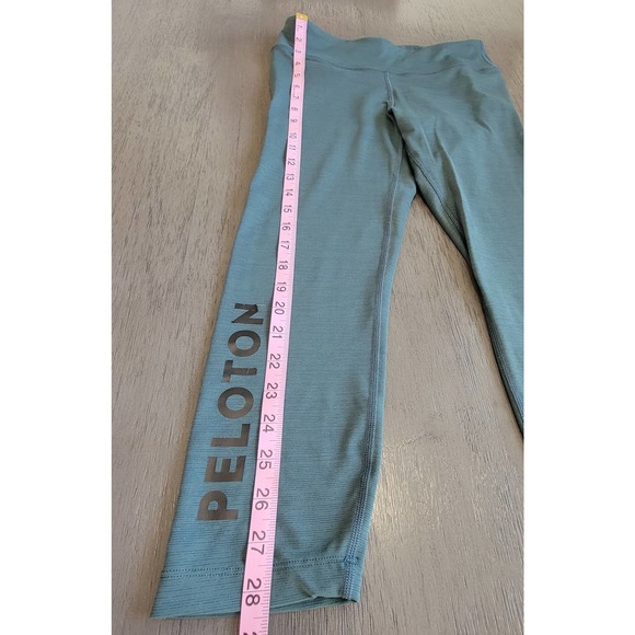Outdoor Voices x Peloton Capri Leggings in Green Size Medium - Picture 8 of 8